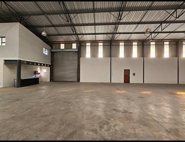 650M² WAREHOUSE TO LET IN WYCHWOOD